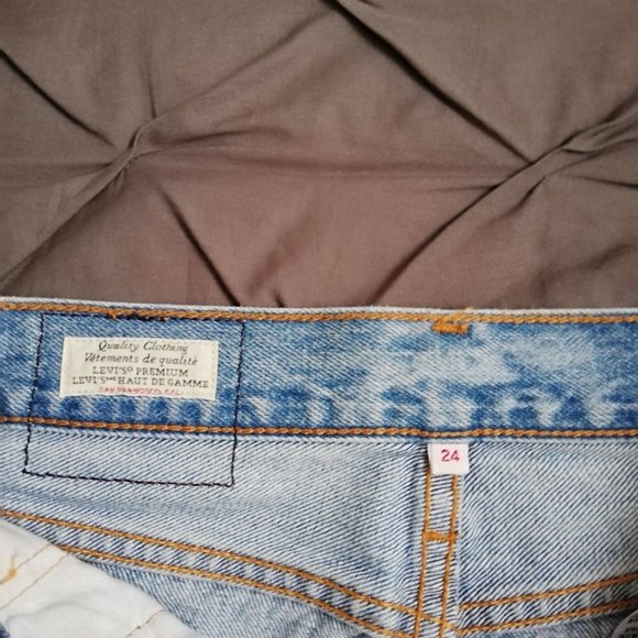 Levi's Denim Skirt - Picture 4 of 4